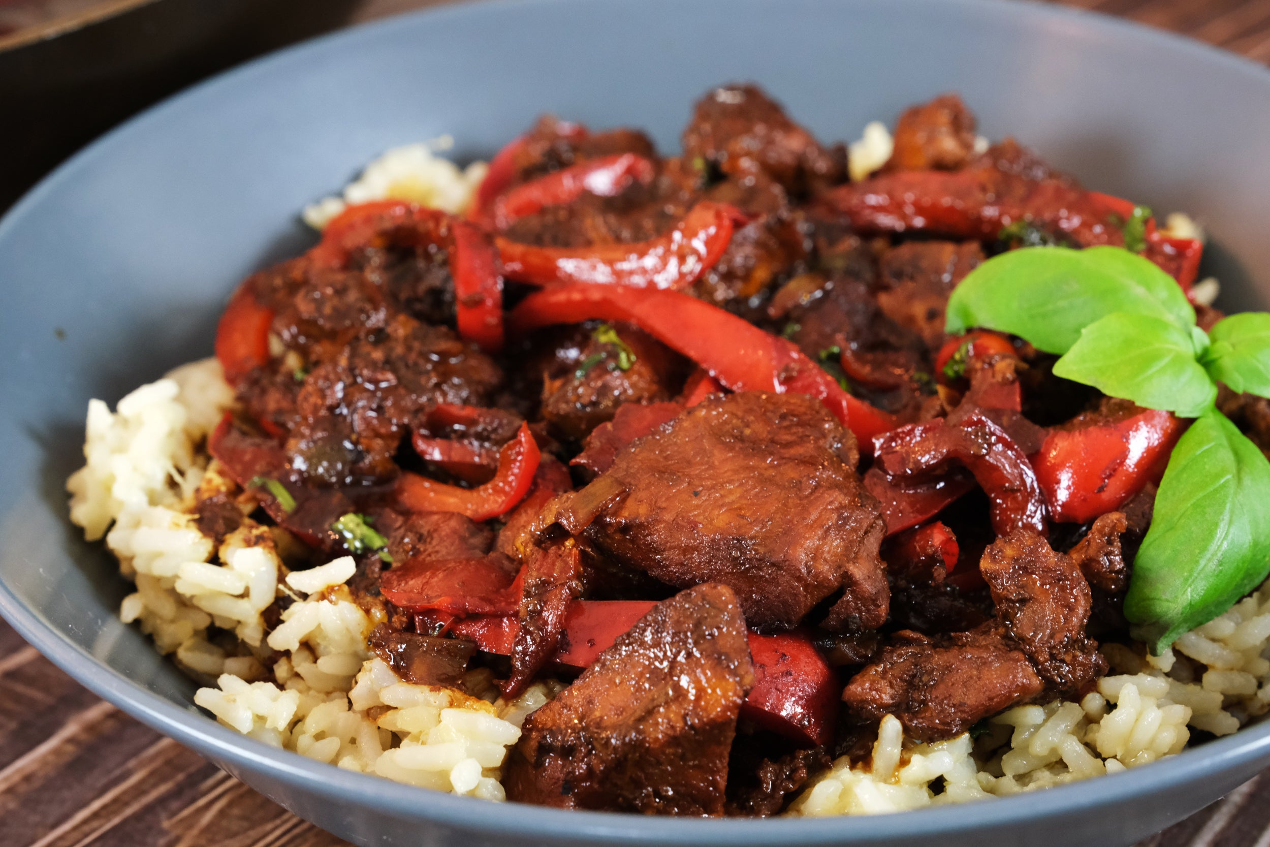 Bell Pepper Jalapeño Basil Chicken