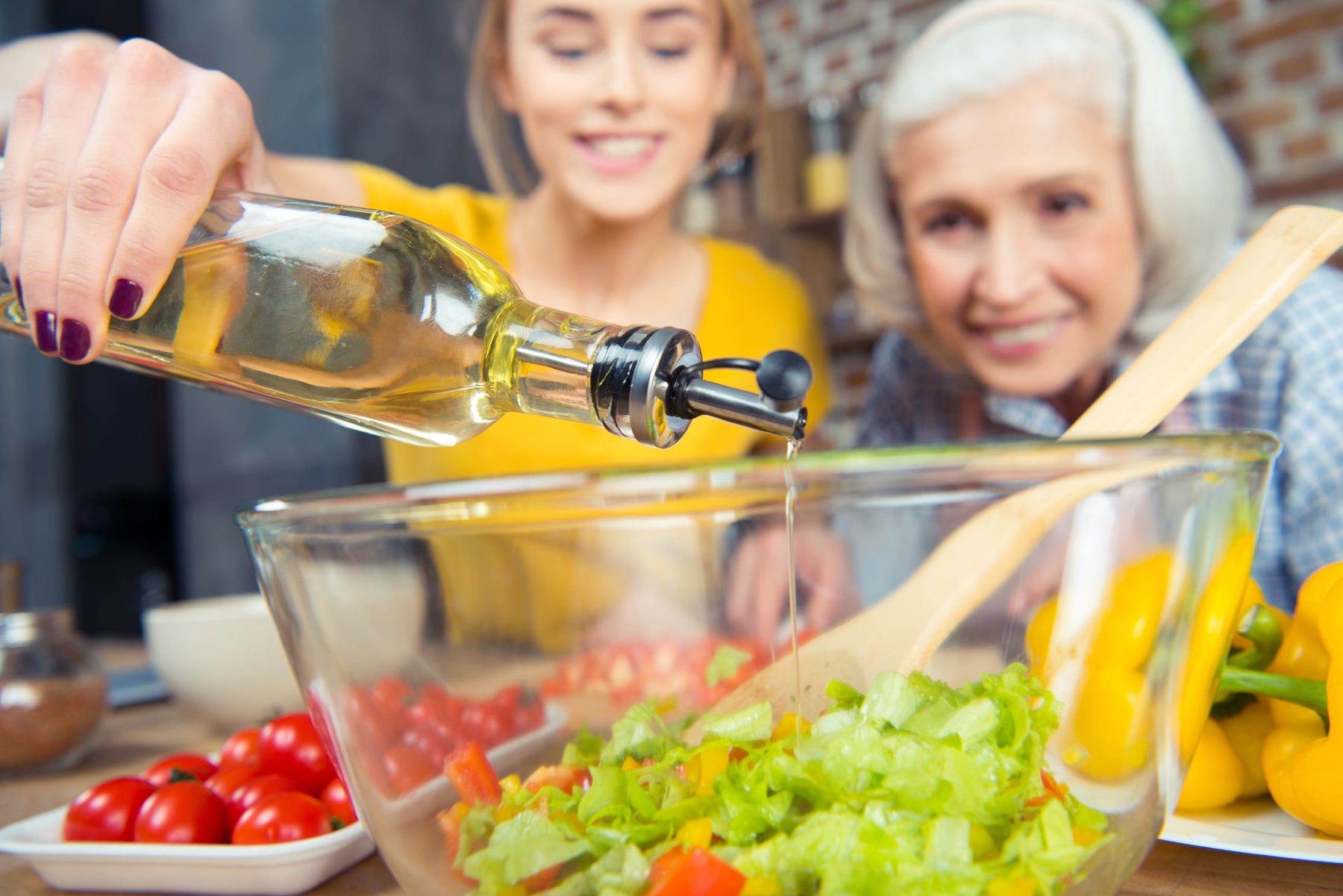 A Guide to Cooking Oils: Types, Smoke Points, Health Benefits, and More