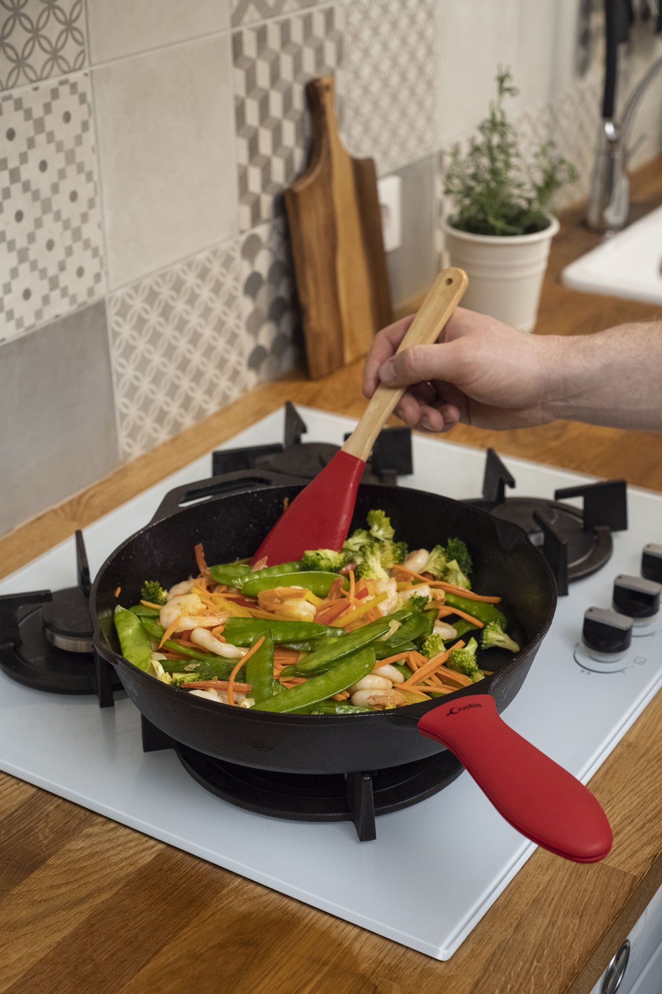 12-Inch (30,5 cm) Cast Iron Skillet Set, Silicone Handle Holders, Glass Lid, Cast Iron Cleaner, Scraper