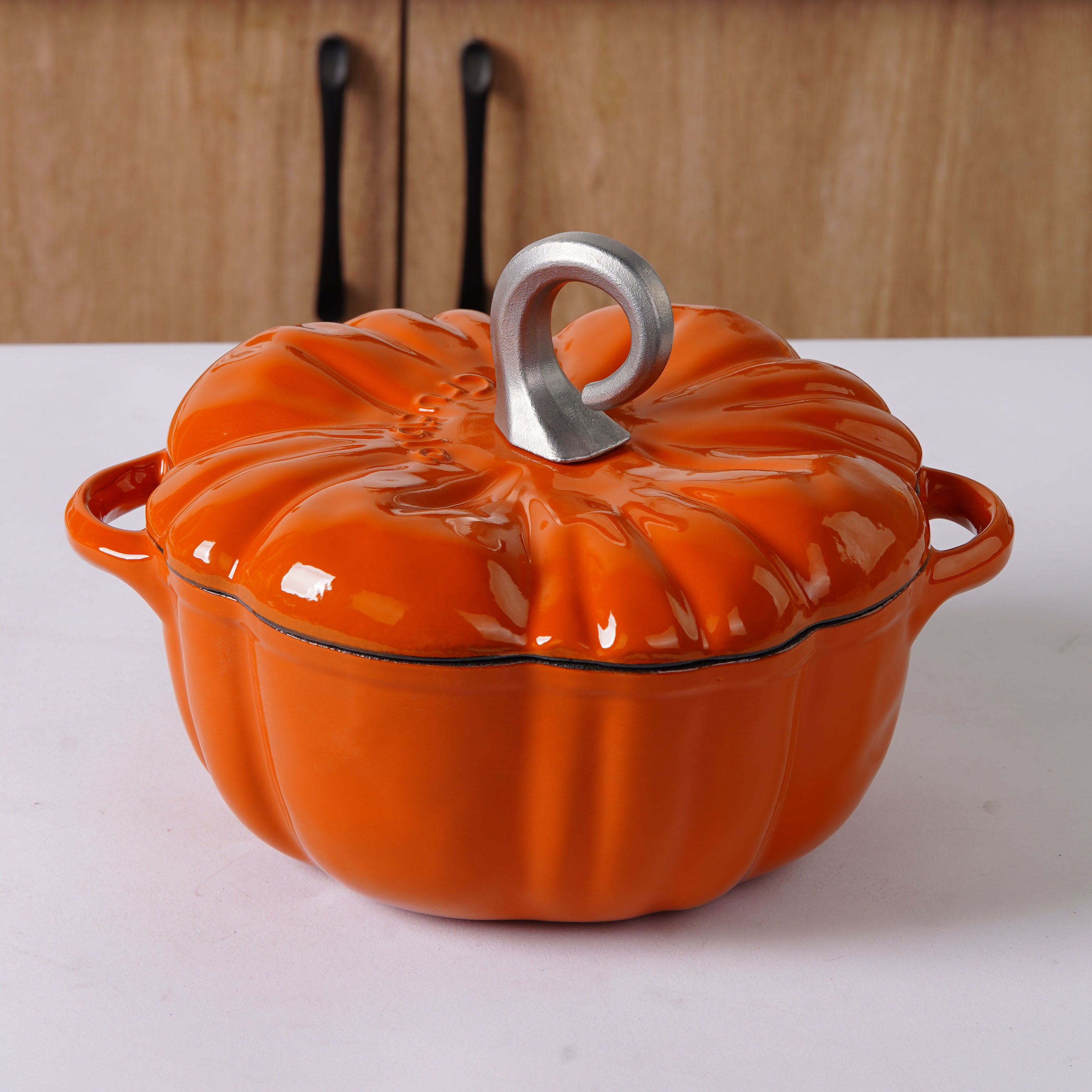 Enameled Cast Iron Pumpkin Pot, Dutch Oven, Cocotte, Orange, 2.32 qt (2.2 L)