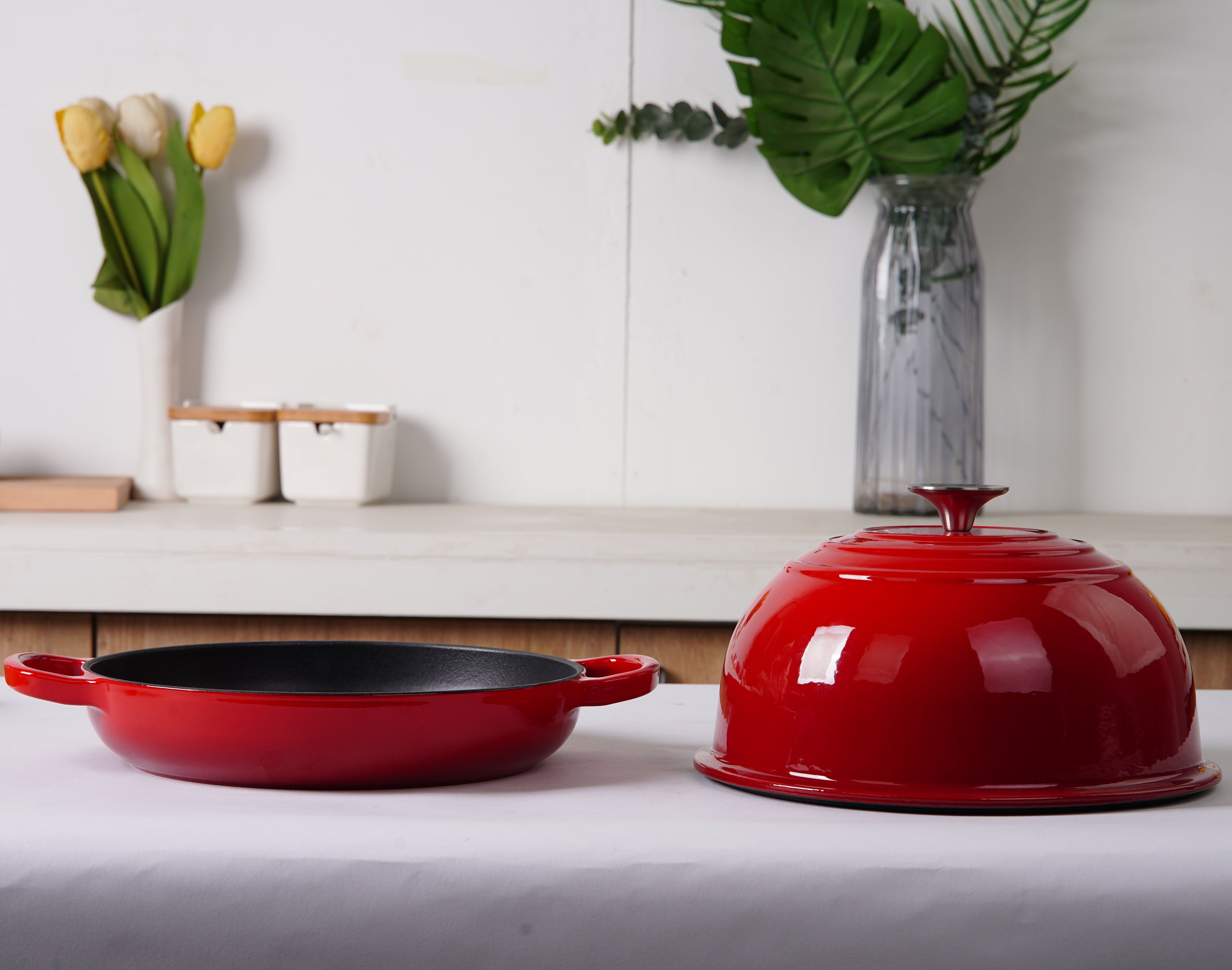 Enameled Cast Iron Bread Pan, Sour Dough Artisan Bread Oven – Red – Round 26 cm, 6.25 L (6.6 qt) – Deep Lid for Steam Baking