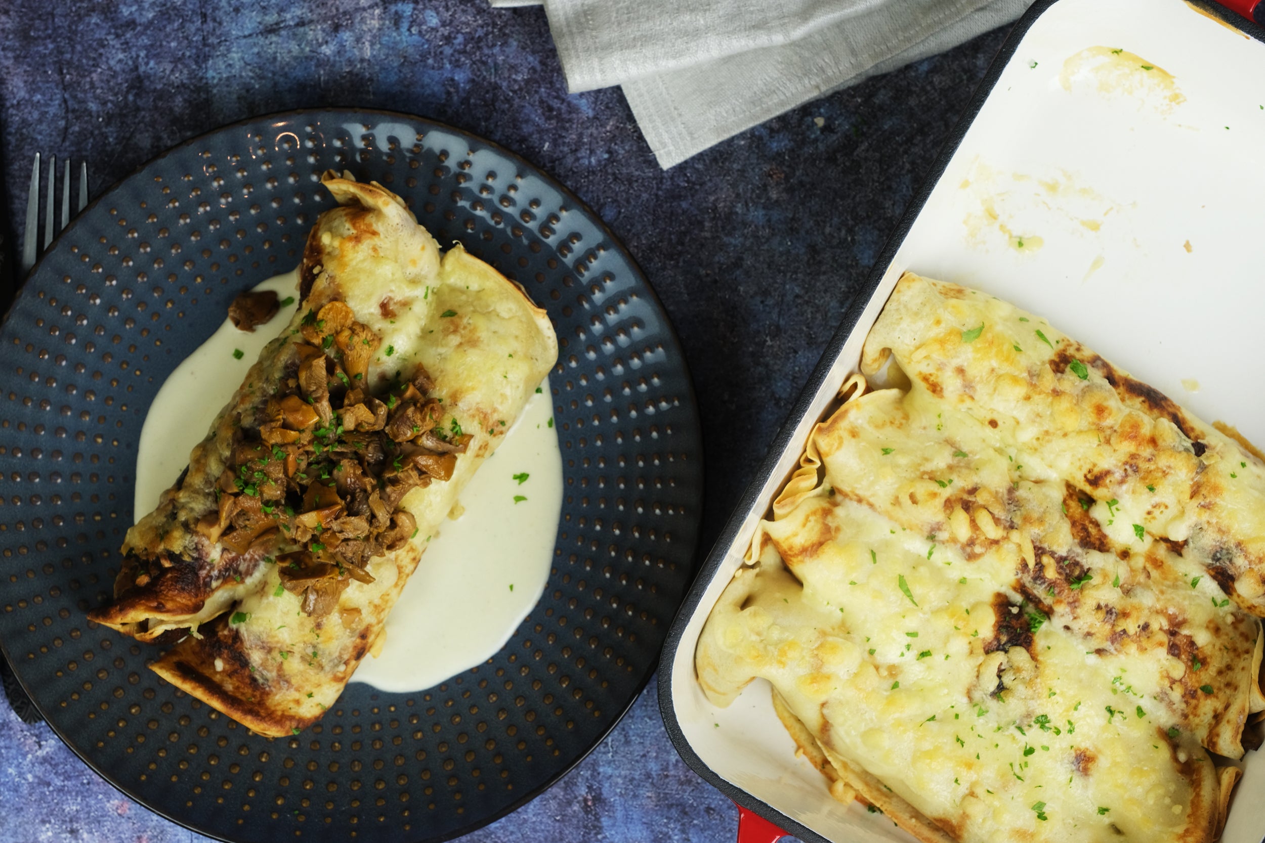 Enameled cast iron coasting pan baking dish from Direct-mart with chanterelle crepes