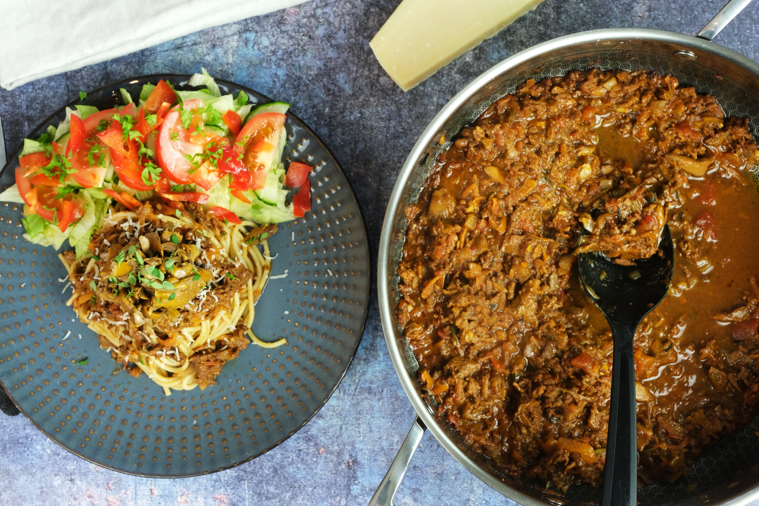 Hybrid Nonstick Sauté Pan – 28 cm (11”) Tri-Ply Stainless Steel with Loop Handles + Tempered Glass Lid, 5 L Capacity