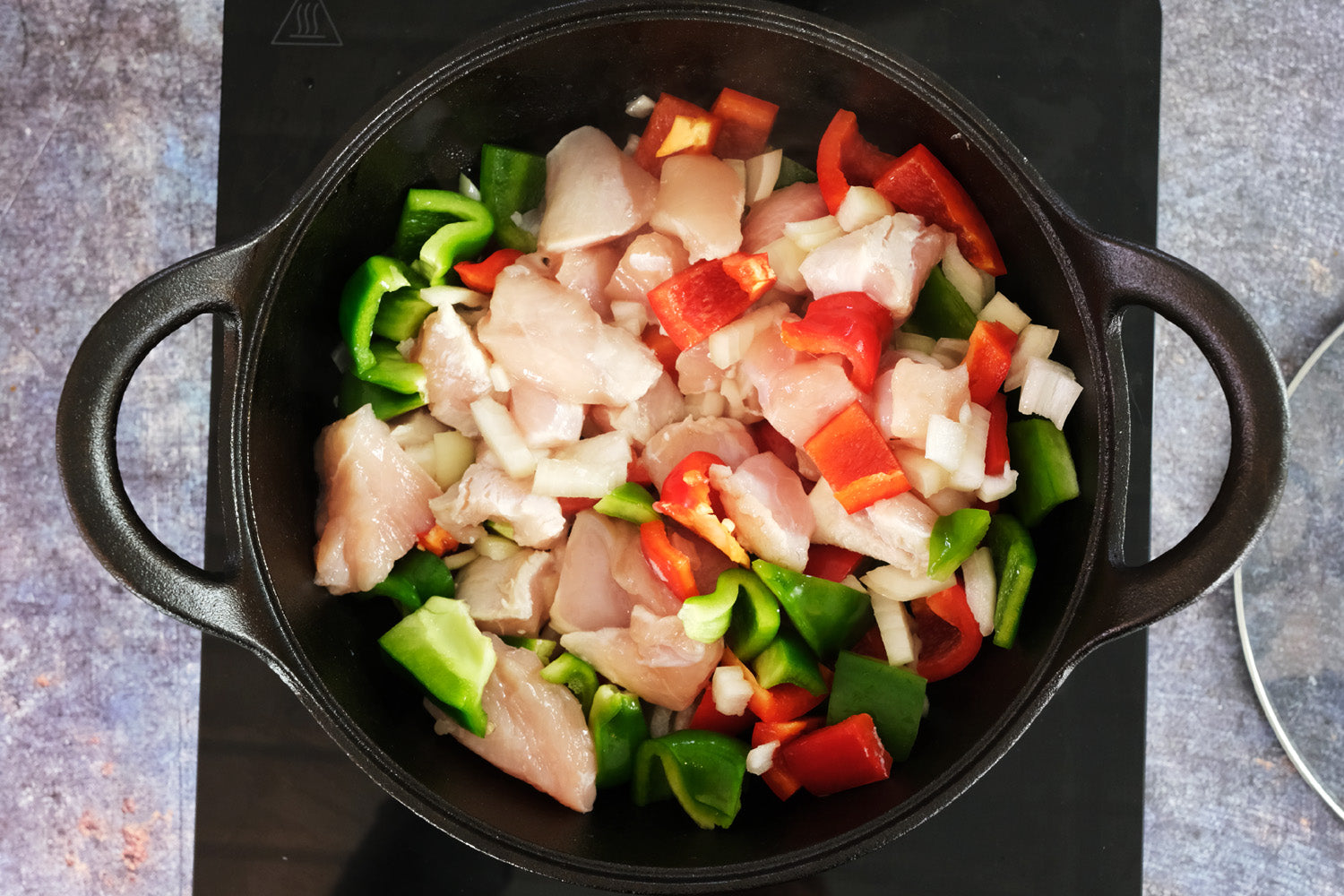 Cast Iron Balti Casserole with a Glass Lid, 3 Quart (2,83 litre) Cast Iron Pot