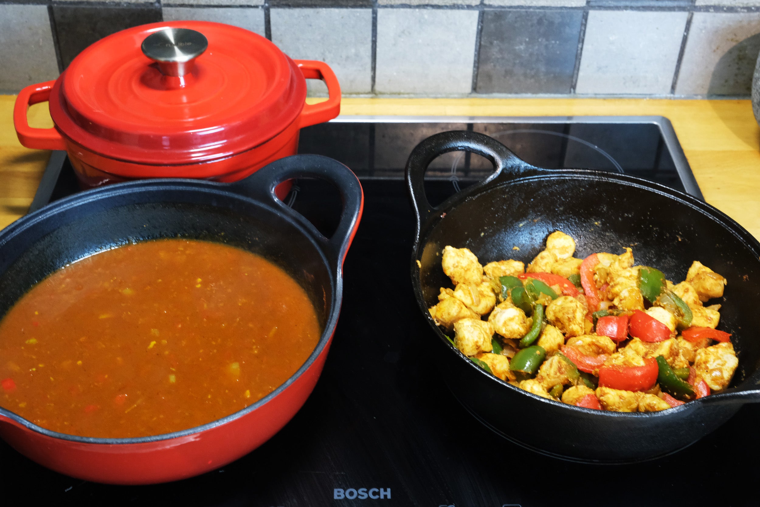 Enameled Cast Iron Balti Casserole with a Glass Lid, 3 Quart (2,83 litre) Cast Iron Casserole Dish