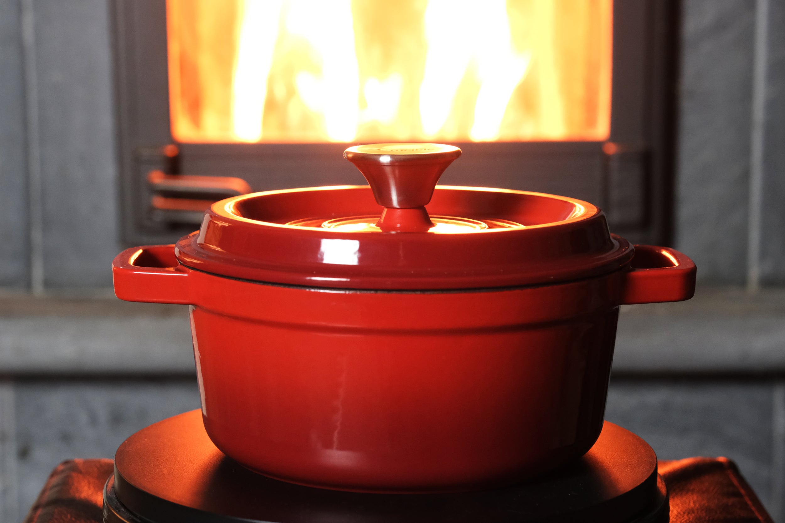 Enameled Cast Iron Dutch Oven Pot, Cocotte (7.87" / 20 cm diameter) Casserole Dish - Round Red