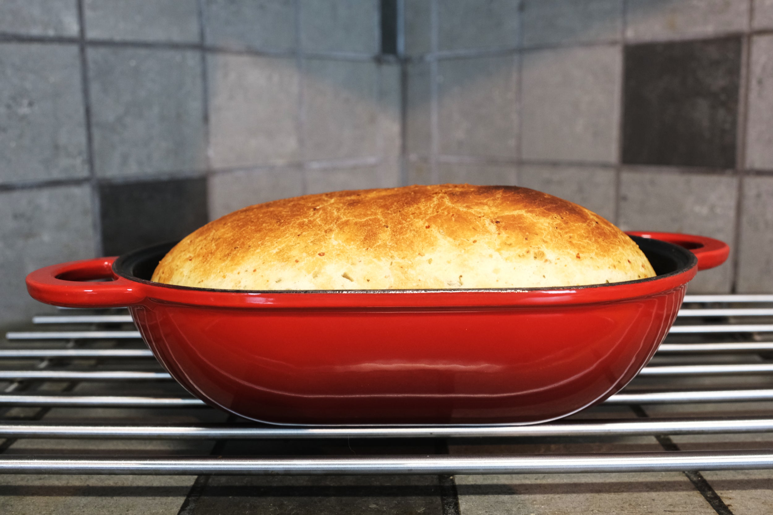 Enameled Cast Iron Bread Pan with Lid, Red, Oven Safe Form for Baking, Artisan Bread Kit - Loaf Pan
