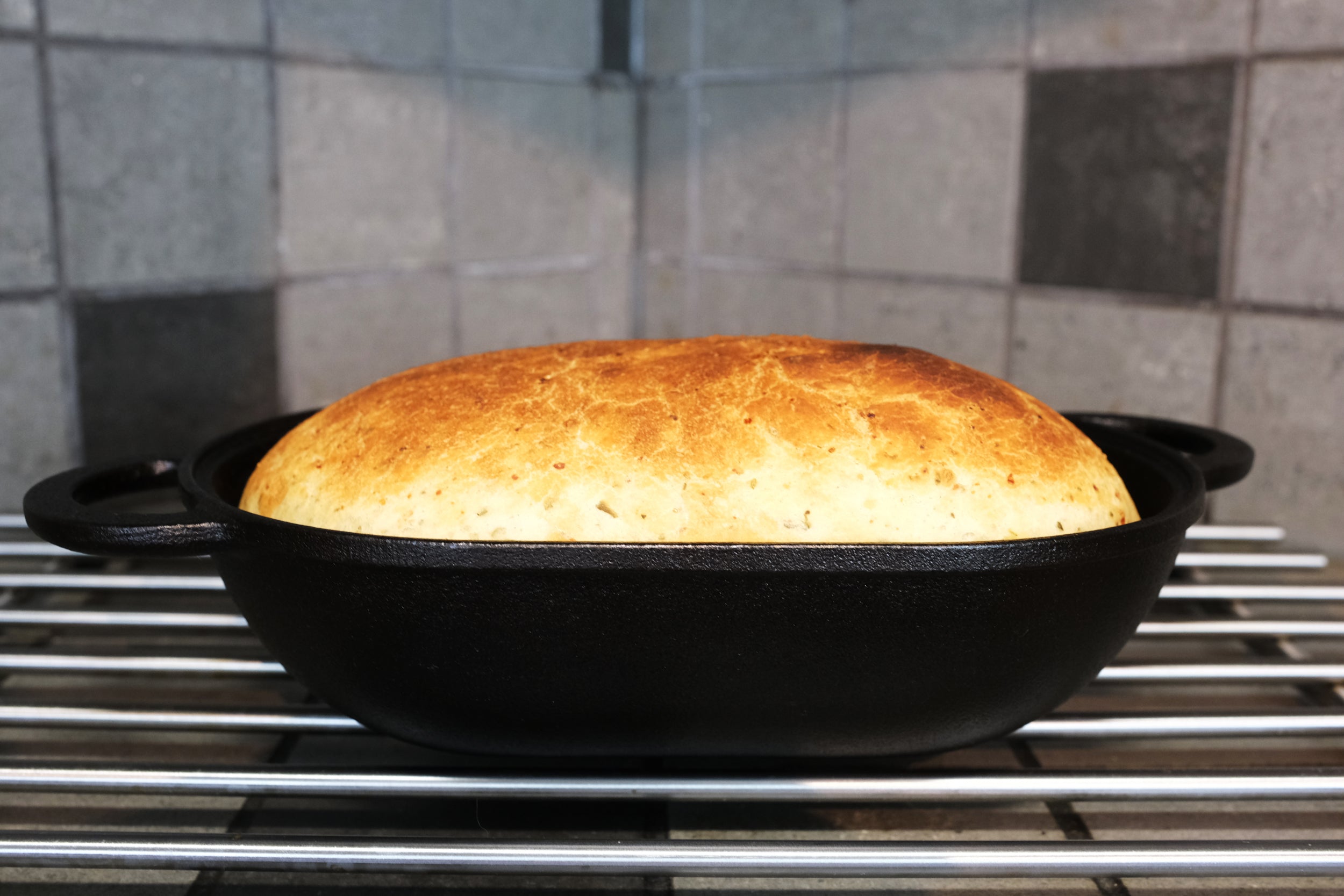 Cast Iron Bread Pan with Lid – Oven Safe Form for Baking, Artisan Bread Kit - Loaf Pan