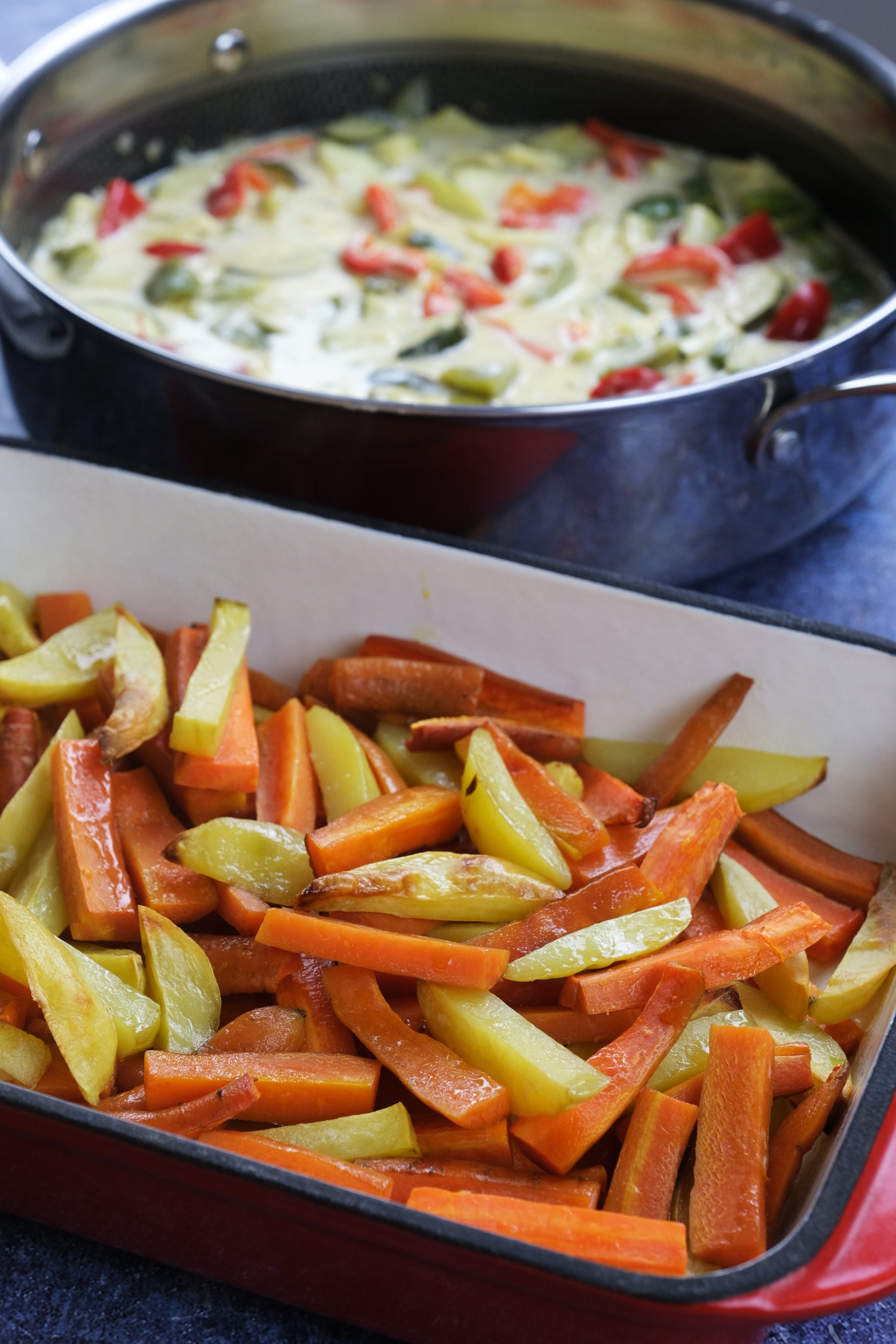 Enameled Cast Iron Rectangular Roaster, Casserole Dish, Lasagna Pan, Deep Roasting Pan - Red