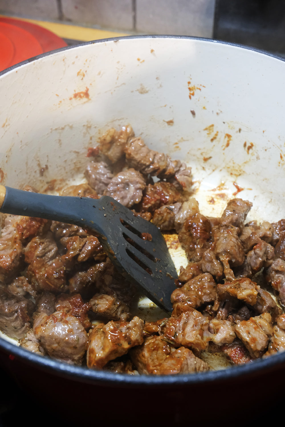Enameled Cast Iron Dutch Oven Pot, Cocotte, Casserole Dish - Round Red 10.23" (26 cm)