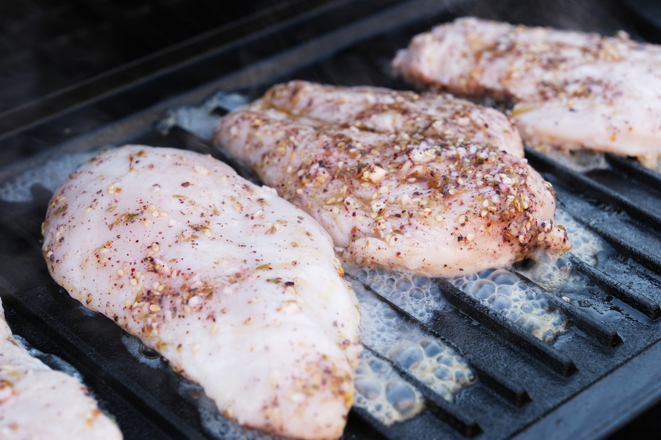 Cast Iron Griddle (20" by 10"/51 cm x 26 cm), Reversible, Grill and Griddle Combo, fits over two stovetop burners