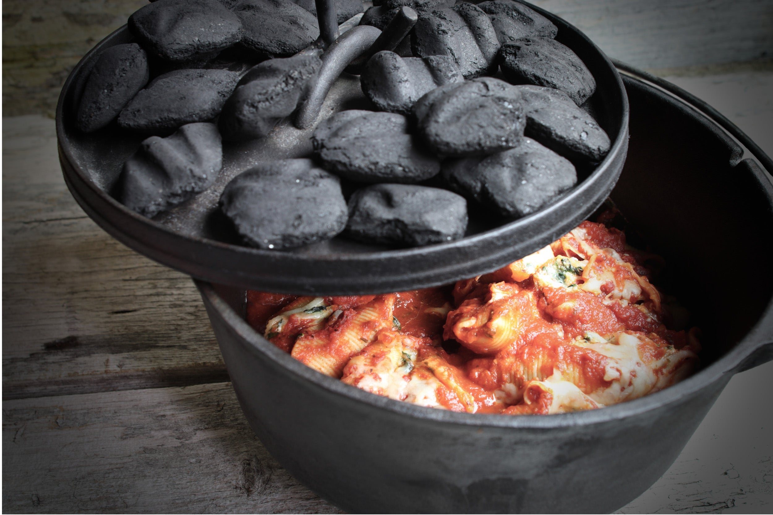 Cast Iron Camp Dutch Oven with Legs - 4.1 qt (3.9 L), Including Lid Lifter and Lid Stand