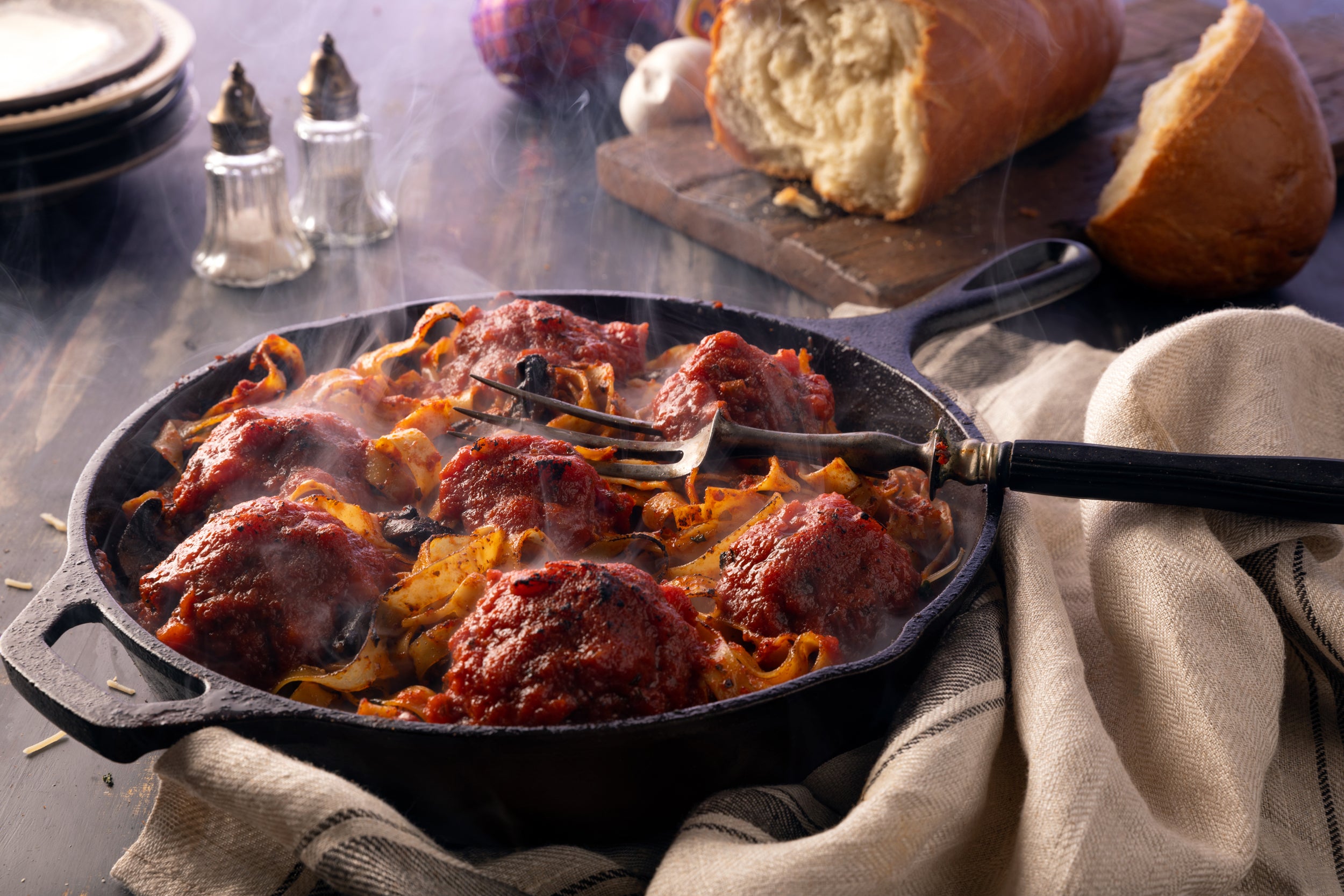 15-Inch (38 cm) Cast Iron Skillet Set, Silicone Handle Holders, Glass Lid, Cast Iron Cleaner, Scraper