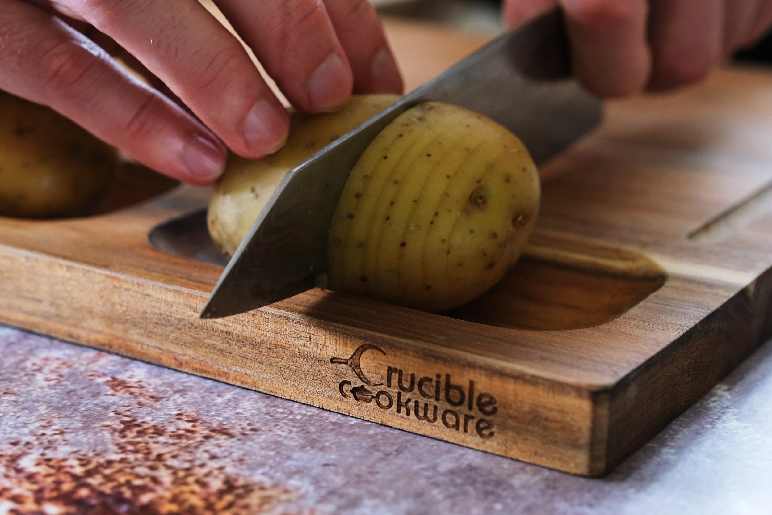 Cutting Board with 3 Sorting Compartments & Juice Groove - Acacia Wood - 17" x 12.2" (43 cm x 31 cm)