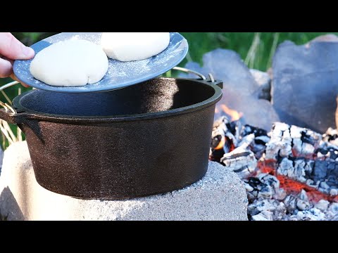 Cast Iron Camp Dutch Oven Pot, 4.1 qt (3,9 L), including Lid Lifter & Lid Stand