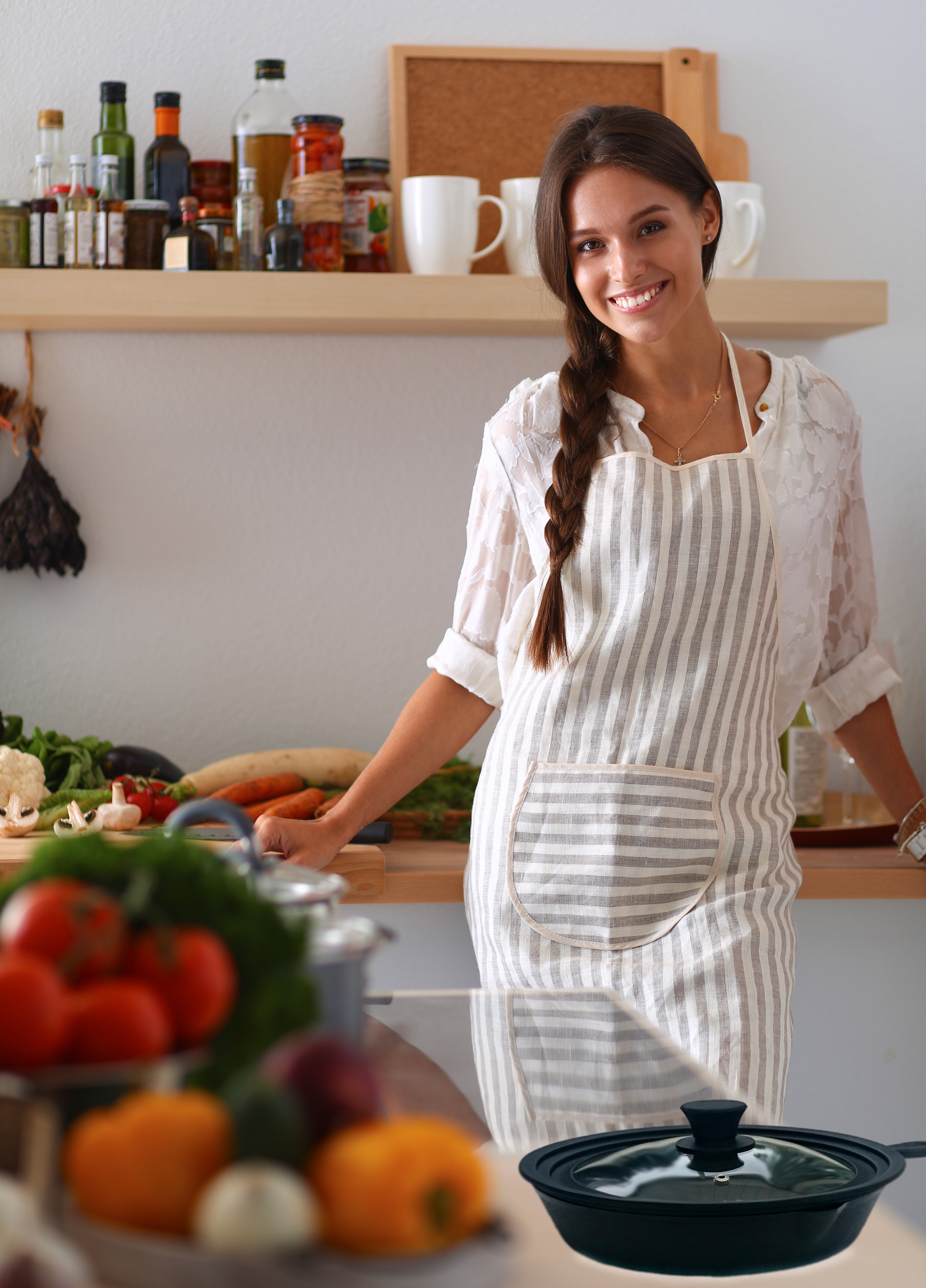 Glass Lid Universal - Multisize, Outer Edges 12.2” / 31 cm Diameter, for Pots and Pans, Black